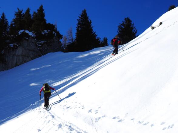 Steilstufe in der Abfahrtsrinne um 1630m
