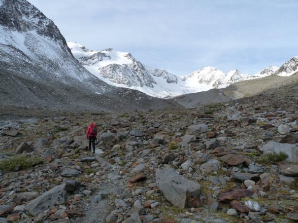 Durch das Sexegertental führt der Anstieg unschwierig in Richtung Ölgrubenjoch.