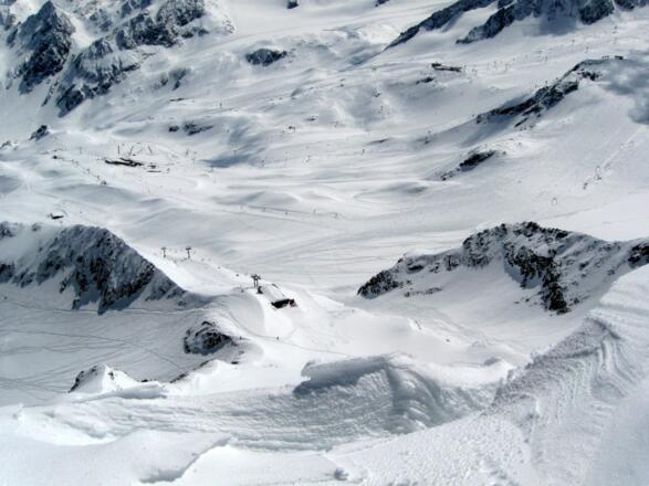 Kontrastprogramm. Blick ins Schigebiet.