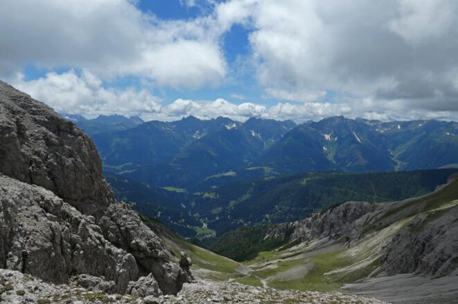 Blick vom Weittalsattel in die Karnischen Alpen
