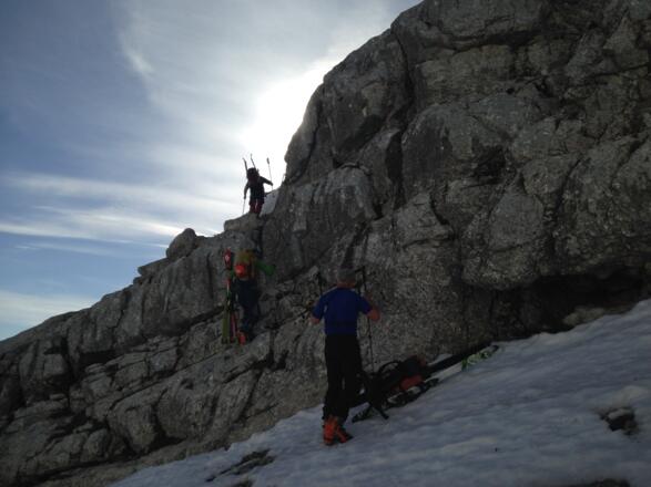 Die nächste Kletterstelle links aus dem südlichen Wassertal (jetzt mit Seilgeländer)