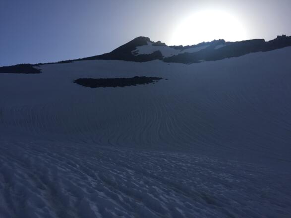 Letztes Firnfeld das zum Westgrat des Piz Jeremias führt