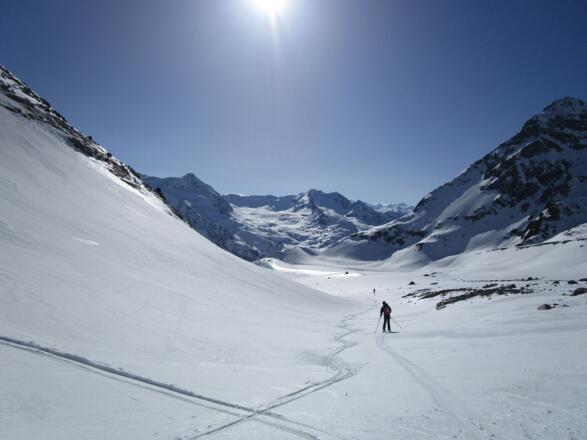 Flach weiter und am Triebenkarsee vorbei