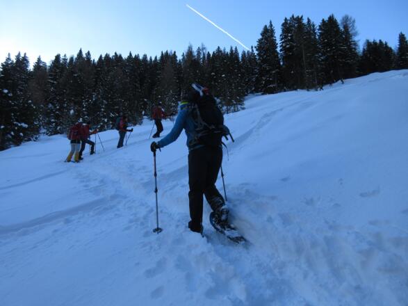 Zunächst ist im Aufstieg ein steileres Stück zu überwinden.