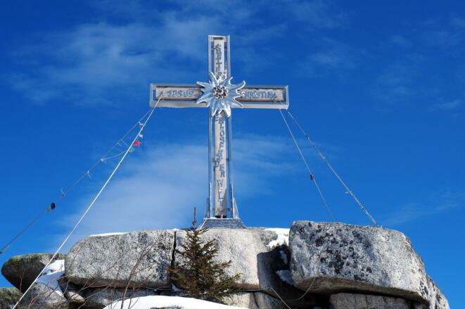 Plöckenstein 1379m, neues Gipfelkreuz