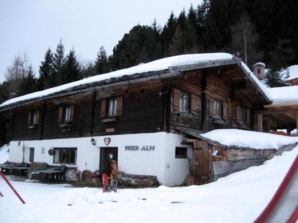 Die urige Peeralm erreicht man in etwa 20 Minuten.