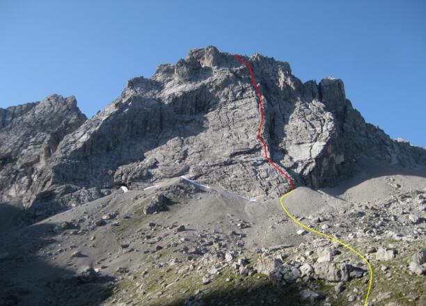 Seekofel-Nordwand mit Routenverlauf.