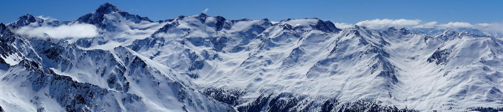 Ausblick auf Weisskugel, Bärenbartkogel, Freibrunner Spitze, Valbenairspitze - von li nach re