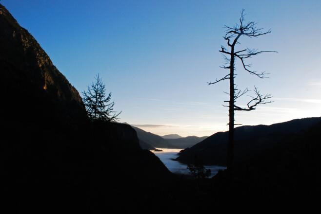 Das erste Morgenlicht über dem Stodertal