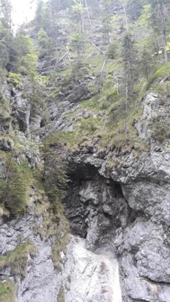 Vorderkaserklamm