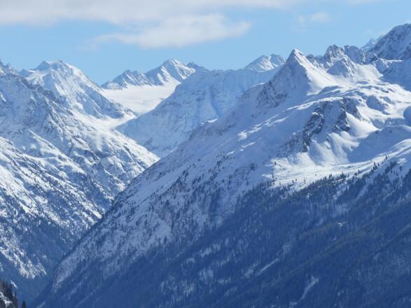 Blick taleinwärts zum Mittelbergferner und Linker Fernerkogel.