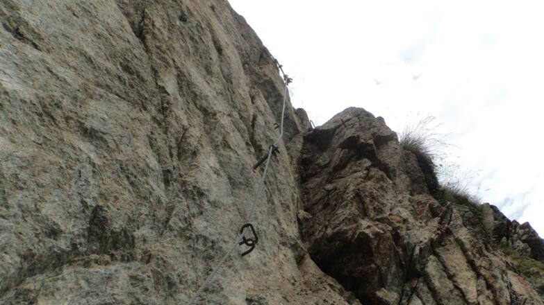 Die Schlüsselstelle des Klettersteiges (D).