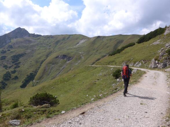 Wieder gut ausgebaut Richtung Gappenfeldscharte