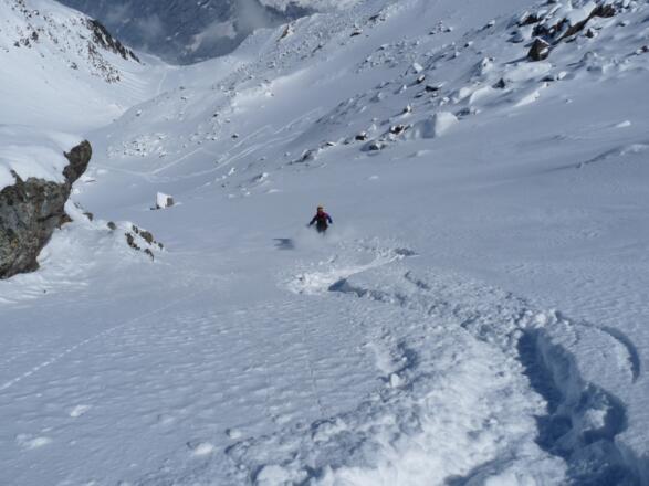 Steile Hänge bieten herrlichen Pulvergenuss.