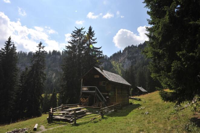 Die Durchgangalm lädt zu einer Rast..