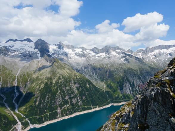 typisch Zillertaler Alpen: Schöner Gipfelkamm über den Gletschern!