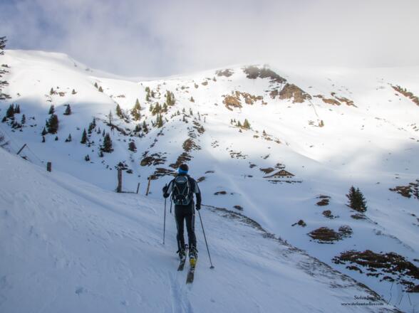Südseitiger Anstieg auf den Hochkasern.