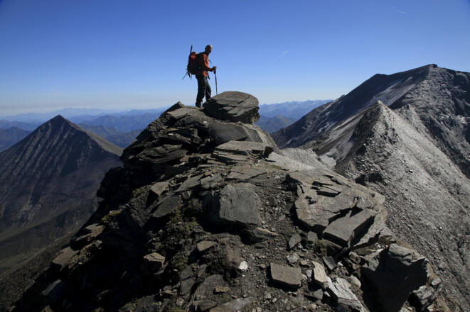 Blick vom Klagenfurter Jubiläumsweg zum Hocharn (rechts hinten) & zum Ritterkopf (links hinten)