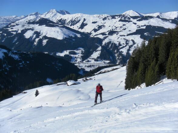 Lueggeggalm, darüber die Rettensteine