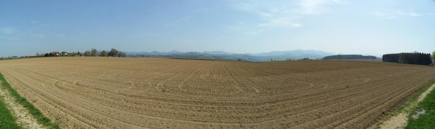 Panorama über die Felder kurz vor Waldneukirchen.