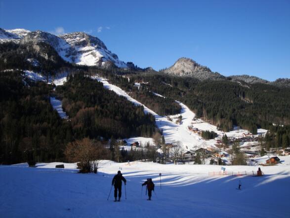 Ausgangspunkt der Tour ist das Parkgelände der Loserlifte. (30.12.2013)