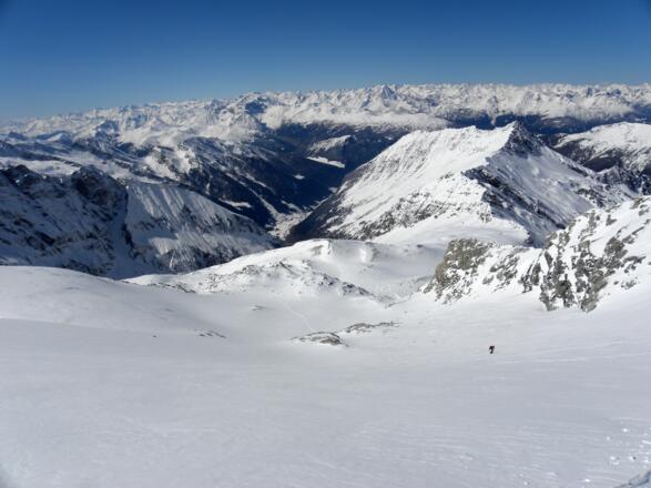 Tolles Skigelände entschädigt für den langen Aufstieg.