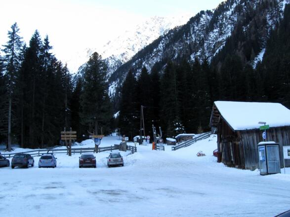 Parkplatz am Beginn der Rodelbahn auf die Gleirschalm