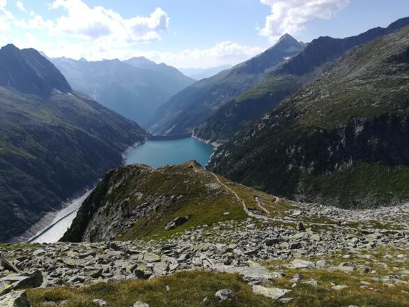 Zillertaler Alpen: Blick nach Nordwesten zum Speicher Zillergründl - am Weg zur Plauener Hütte