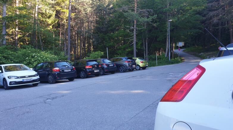 Start beim Parkplatz oberhalb des Krankenhaus Hochzirl
