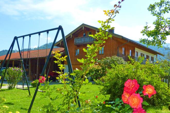 Garten mit Schaukel