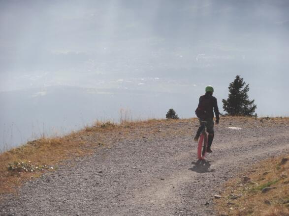 Einradfahrer über Innsbruck
