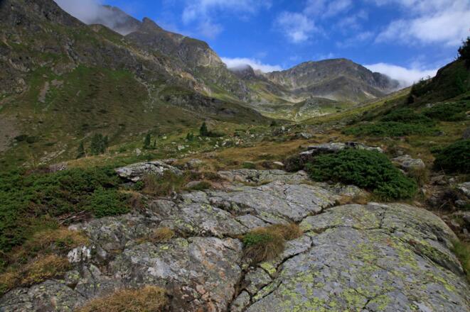 Beim Anstieg zum Lignitzsee; hinten der Graunock (rechts der Mitte)