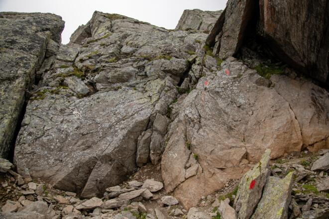 die mit 4 Klammern entschärfte ehemalige Schlüsselstelle des Weges