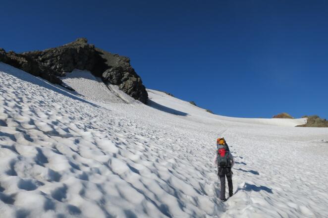 Das Bild zeigt den Punkt 3.175 m der Alpenvereinskarte 30/6. Rechts davon aufwärts Richtung Gipfel.
