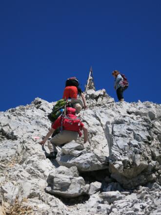 leichte Kletterei vor Gipfel des Großen Bettelwurfs