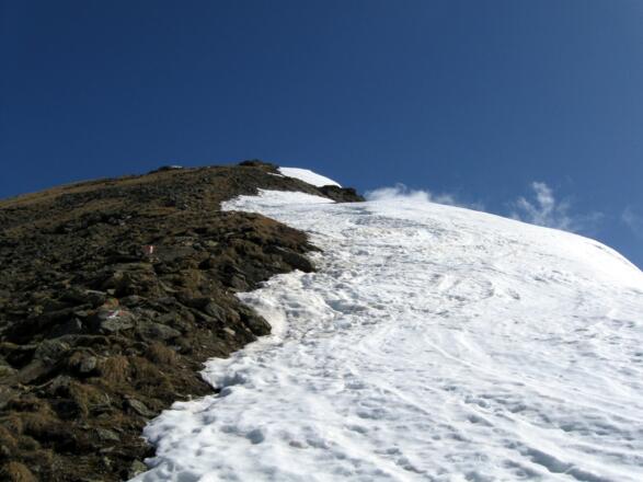 Der Weiterweg zum Gipfel über den Südwestrücken