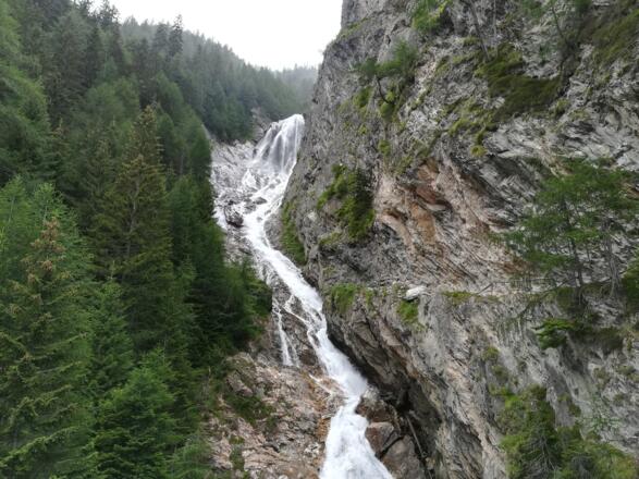 Granatspitzgruppe: am Weg zum Matreier Tauernhaus und zur St. Pöltner Hütte - die Kraft des Wassers