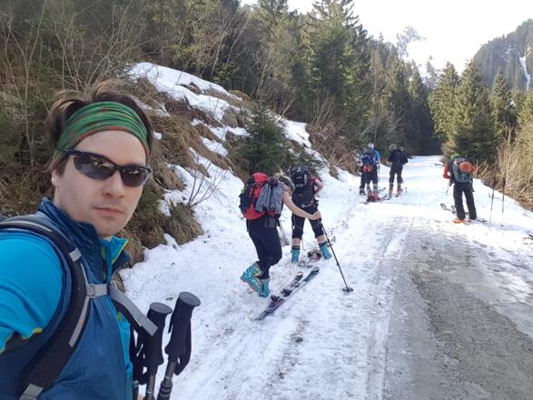 die ersten Meter im Schnee, unterhalb der Berndlalm