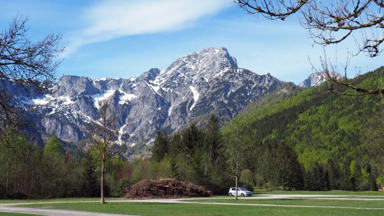 Parkplatz 590m mit Woising