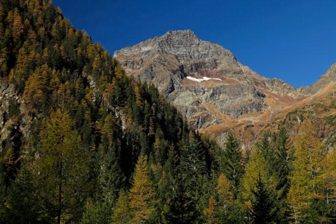 Schon bald nach der Laßhoferalm zeigt sich der Hochgolling das erste Mal.
