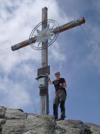 Gipfelkreuz des Zischgeles (3004 m)