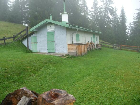 die unbewirtschaftete Aspachhütte