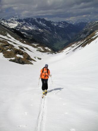 Rückanstieg zum Hochtor in der Weißenbachrinne
