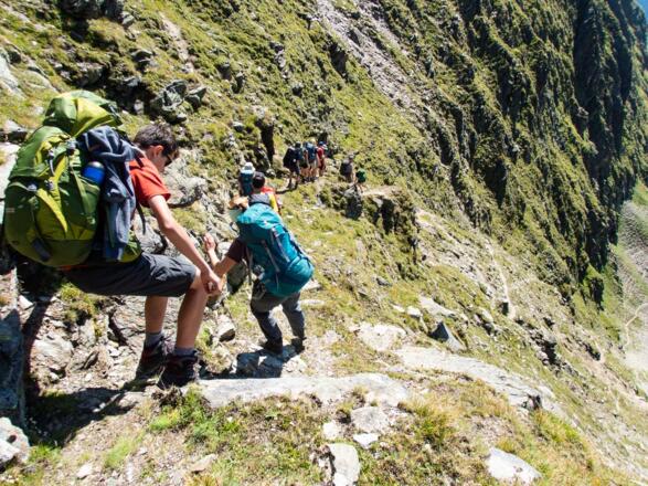Abstieg zum Weißer See. Konzentration ist hier erforderlich, beim steilen und rutschigen Weg.