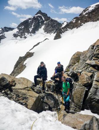 Seilschaft in der Turmscharte