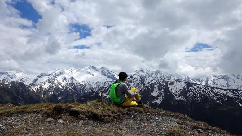 Blick vom Gipfel nach Südosten zu Olperer, Fußstein und Schrammacher.
