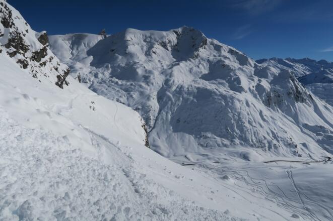 Frische feuchte Lockerschneerutsche