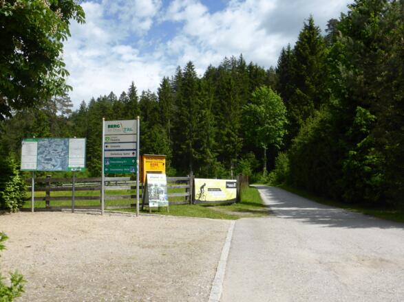 Nach der Radlerstation Sandhof kommt eine starke Steigung.