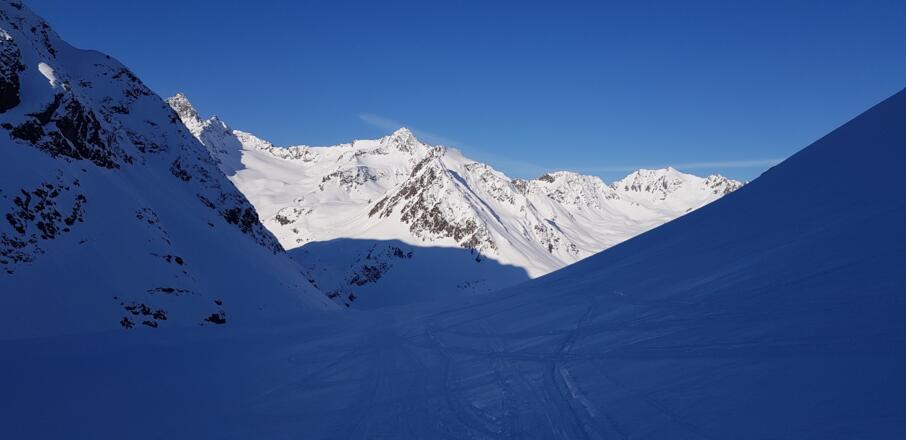 Gegenüber scheint schon die Sonne