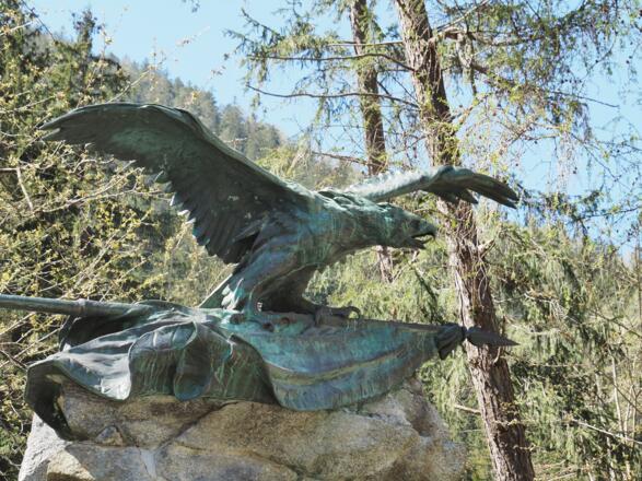 Der Pontlatzer Adler, Denkmal an die Kämpfe der Tiroler gegen die Bayern und Franzosen 1703 und 1803